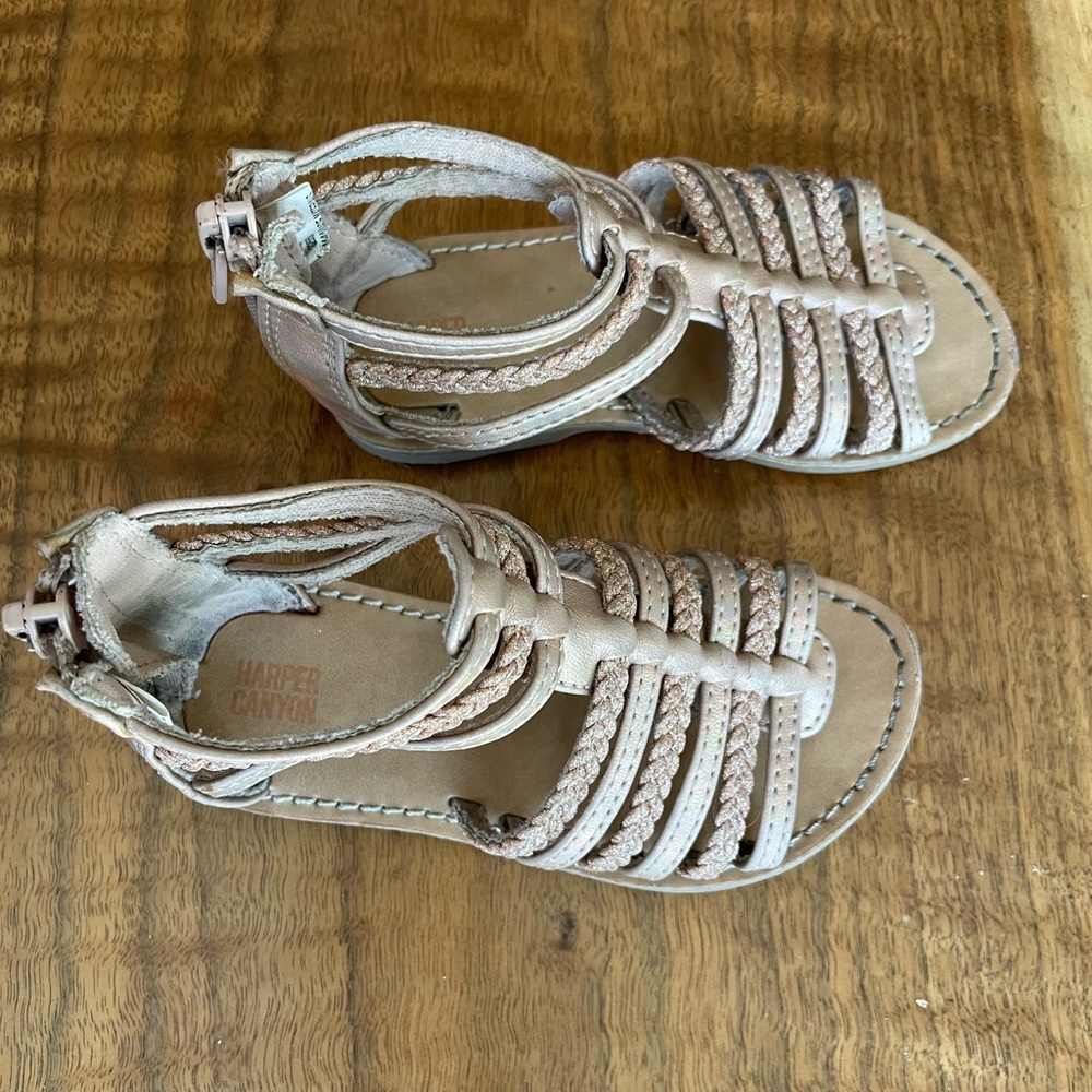 Harper Canyon
Gladiator breaded Sandal, Rose gold. - Picture 3 of 5